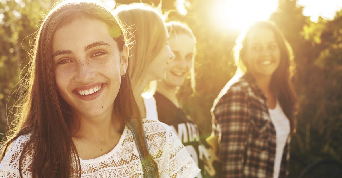 Eine Gruppe Studenten im Freien