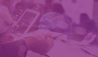 Mba marketing teaser Gruppenarbeit mit Tablets