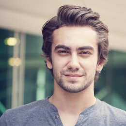 Schueler fragen 13 Porträtfoto eines Studenten