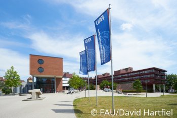 Außenansicht des WIWI Campus der Uni Erlangen-Nürnberg (FAU)
